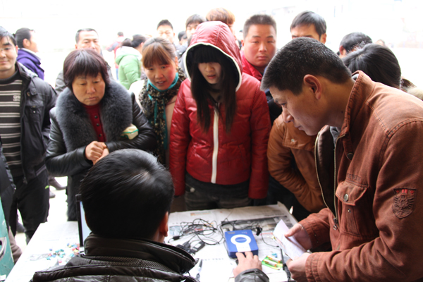 汽车驾驶报名现场
